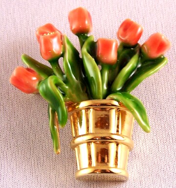UNS35 enamelled tulip basket pin